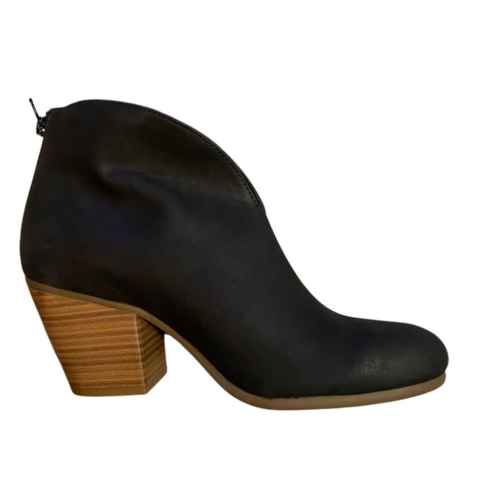 A2 By Aerosoles Black Ankle Boots with Tan Heel